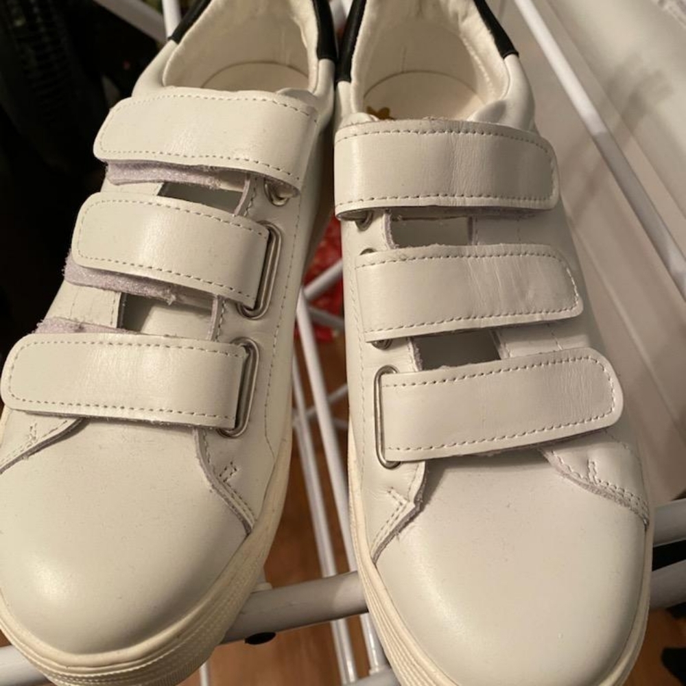 Sam Edelman white sneaker